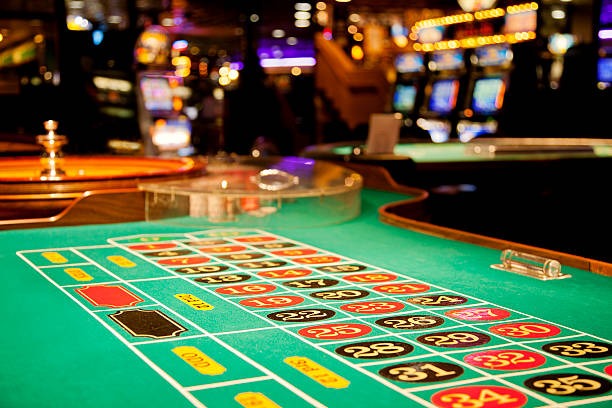 istana petir NetEnt live blackjack table with real dealer and multi-camera view